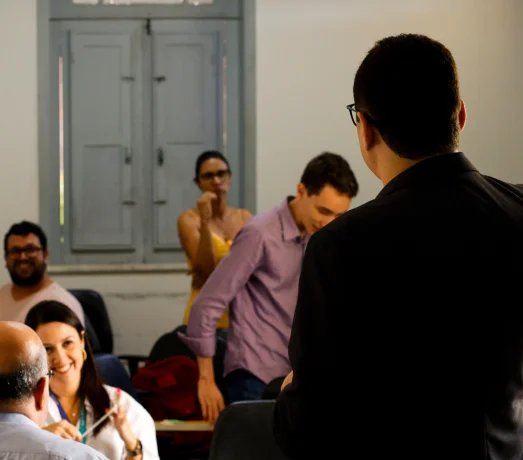 Especialistas de finanças da Way Finance dando uma palestra